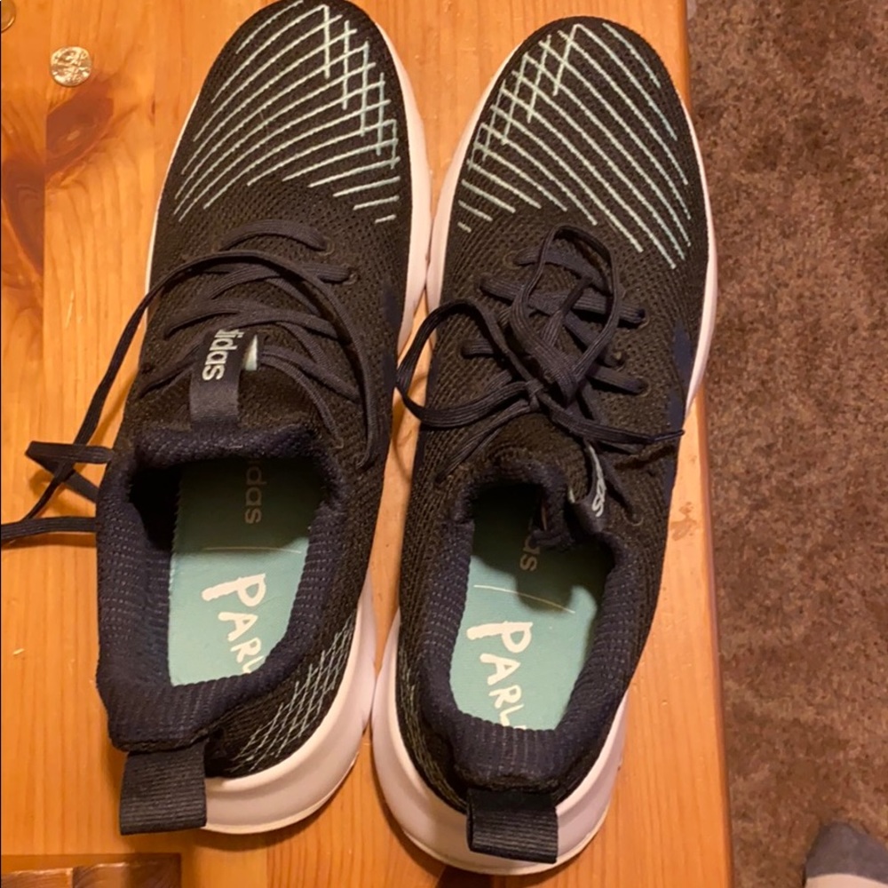 Adidas Sneakers